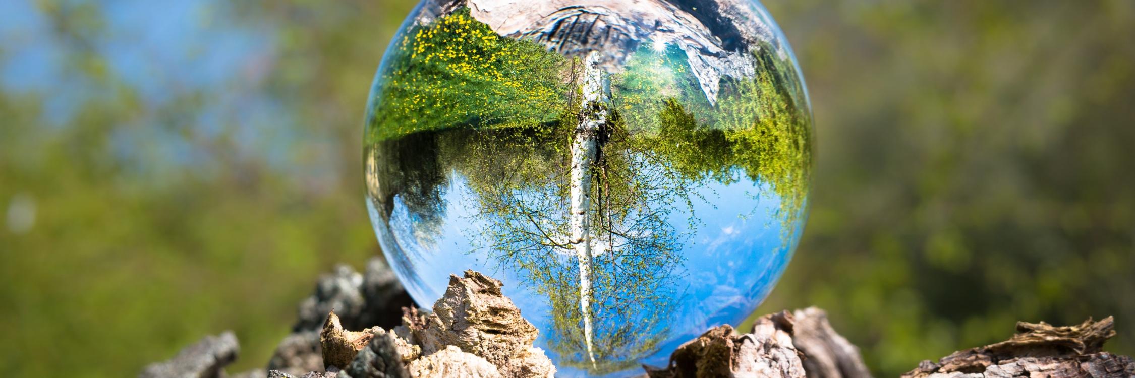 glass-sphere-4139396